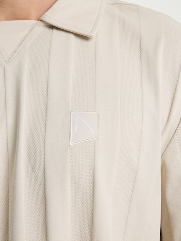 CHASIN' Shirt in Beige
