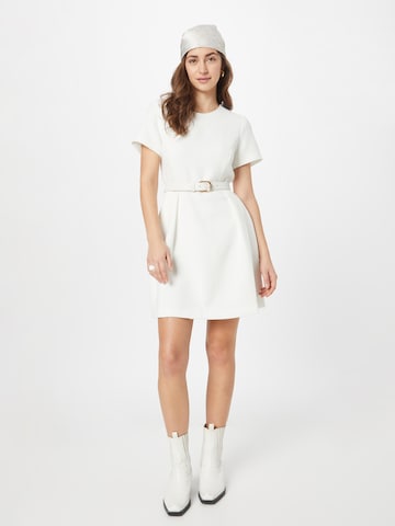 Club Monaco - Vestido en blanco