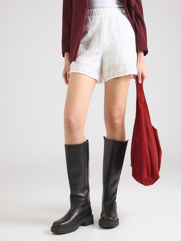 VILA Regular Pants 'VIAMALINA' in White: front