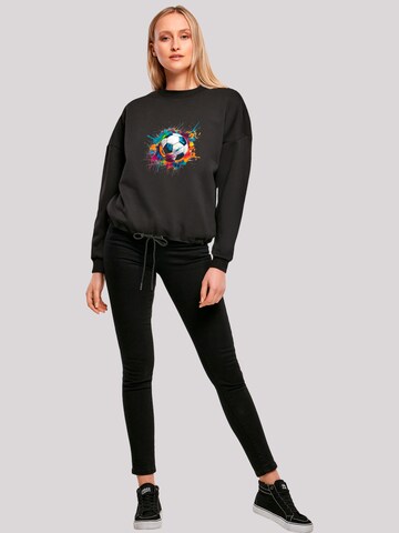 F4NT4STIC Sweatshirt 'Bunte Fußball Grafik' in Zwart