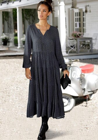 Robe 'Orient Hipp' LASCANA en gris