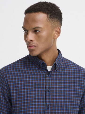 Coupe regular Chemise ' BHATZE SHIRT ' BLEND en bleu