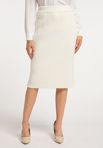 faina Skirt in White: front