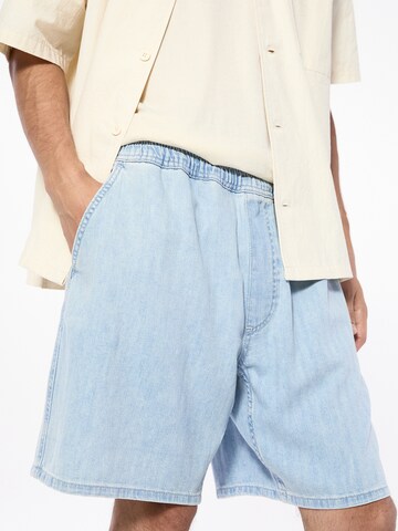 Loosefit Jeans di Pull&Bear in blu