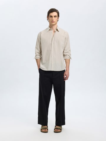 SELECTED - Ajuste confortable Camisa 'SLHBen' en beige