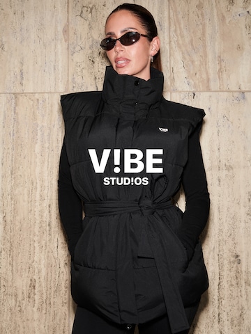 V!BE STUD!OS Top in Zwart