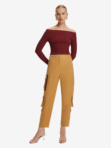 Effilé Pantalon cargo NOCTURNE en marron