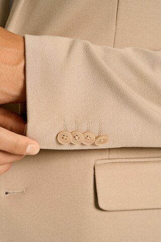 Lindbergh Regular Suit in Beige