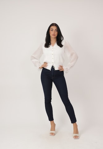 Elara Blouse in Wit: voorkant