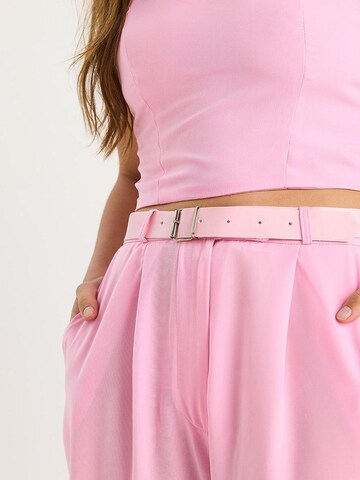 Completo pantalone di Bianco Lucci in rosa