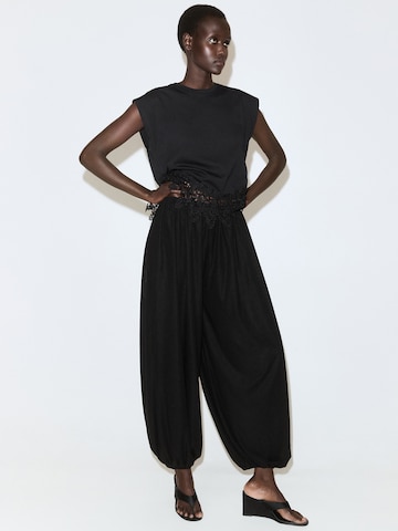 MANGO T-shirt 'BLONDE' i svart