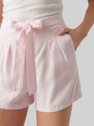 VERO MODA Regular Shorts 'Mia' in Pink