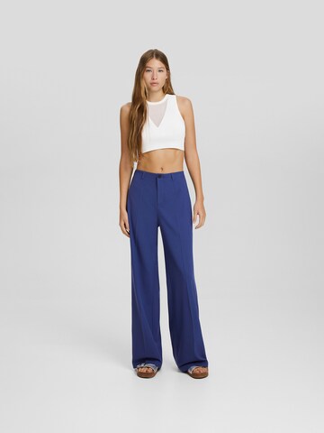 Loosefit Pantalon à plis Bershka en bleu