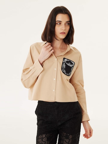 Twist Blouse in Beige: voorkant