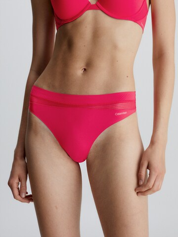 Calvin Klein Underwear Regular Thong in Pink: front