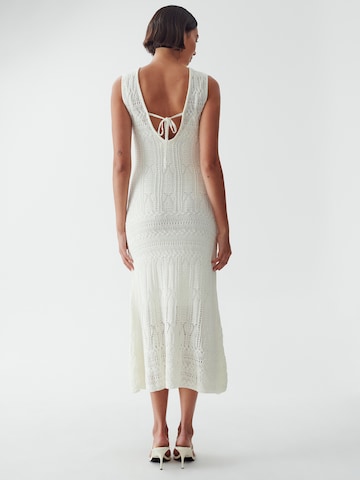 The Fated Φόρεμα 'LEON' σε λευκό: πίσω