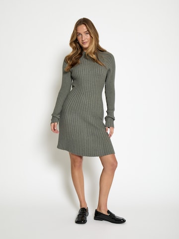 Robes en maille 'Anna' Peppercorn en gris