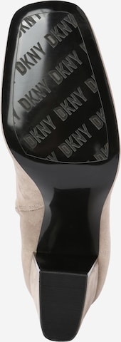 DKNY حذاء للكاحل 'CAVALE' بلون بني