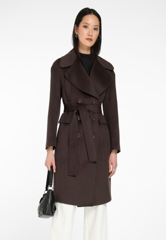 Fadenmeister Berlin Between-Seasons Coat 'New Wool' in Brown: front