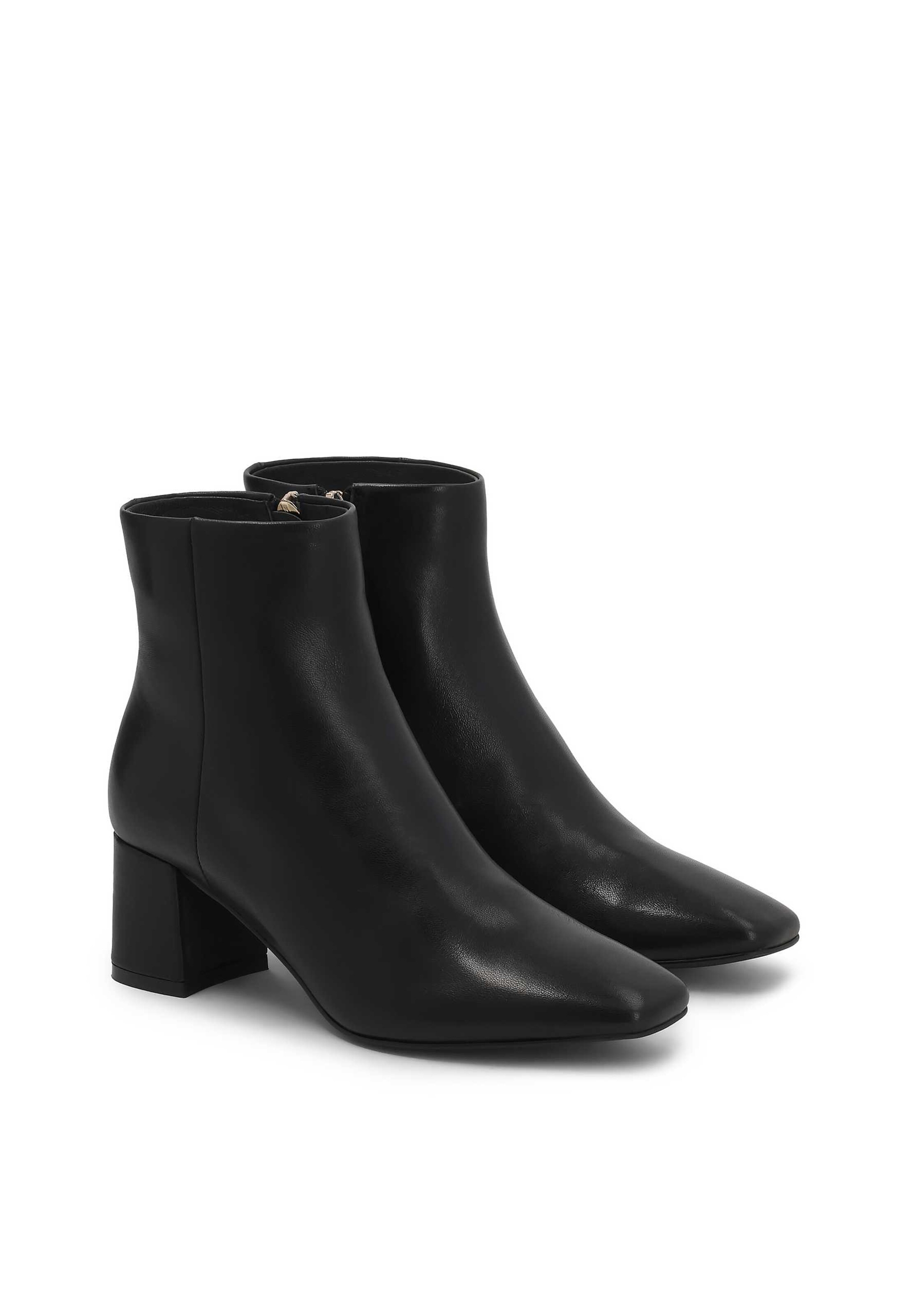 Kazar Къси ботуши в черно