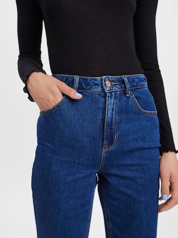VERO MODA Loosefit Jeans 'KITHY' in Blauw