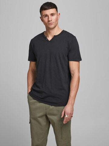 Coupe regular T-Shirt 'Split' JACK & JONES en noir : devant