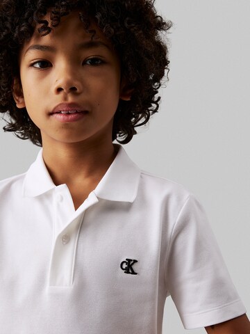 T-Shirt Calvin Klein Jeans en blanc
