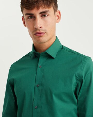 WE Fashion Slim Fit Paita värissä vihreä