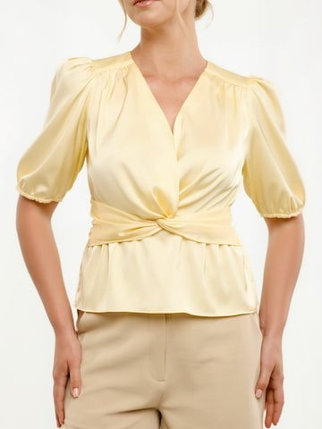 Liberte Essentiel - Camisa ' TIKI SS ' em amarelo: frente