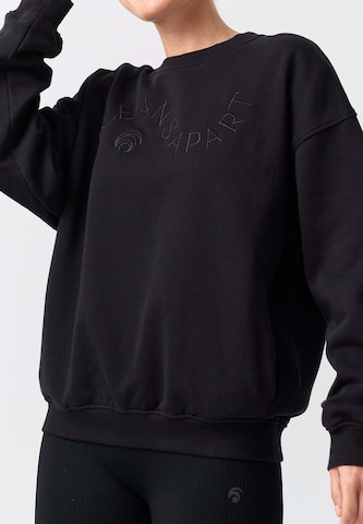 OCEANSAPART Sweatshirt 'Maya' in Black