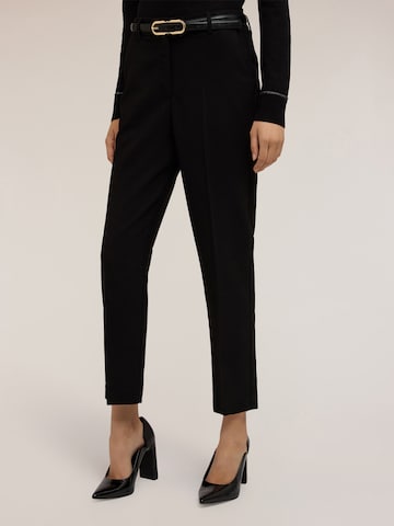 MOTIVI Regular Trousers in Black: front