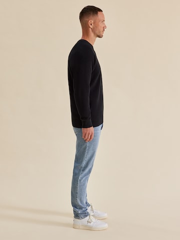 DAN FOX APPAREL Sweter w kolorze czarny