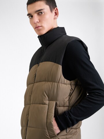 JACK & JONES Kamizelka 'JJMOON' w kolorze czarny
