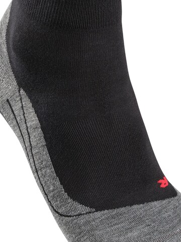 FALKE Athletic Socks 'RU4 Endurance Short' in Black