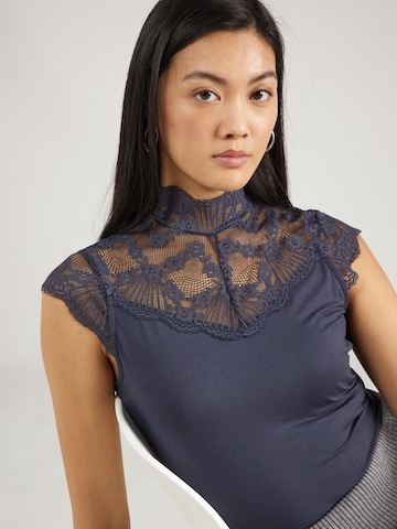 ABOUT YOU Blouse body 'Meriem' in Blauw