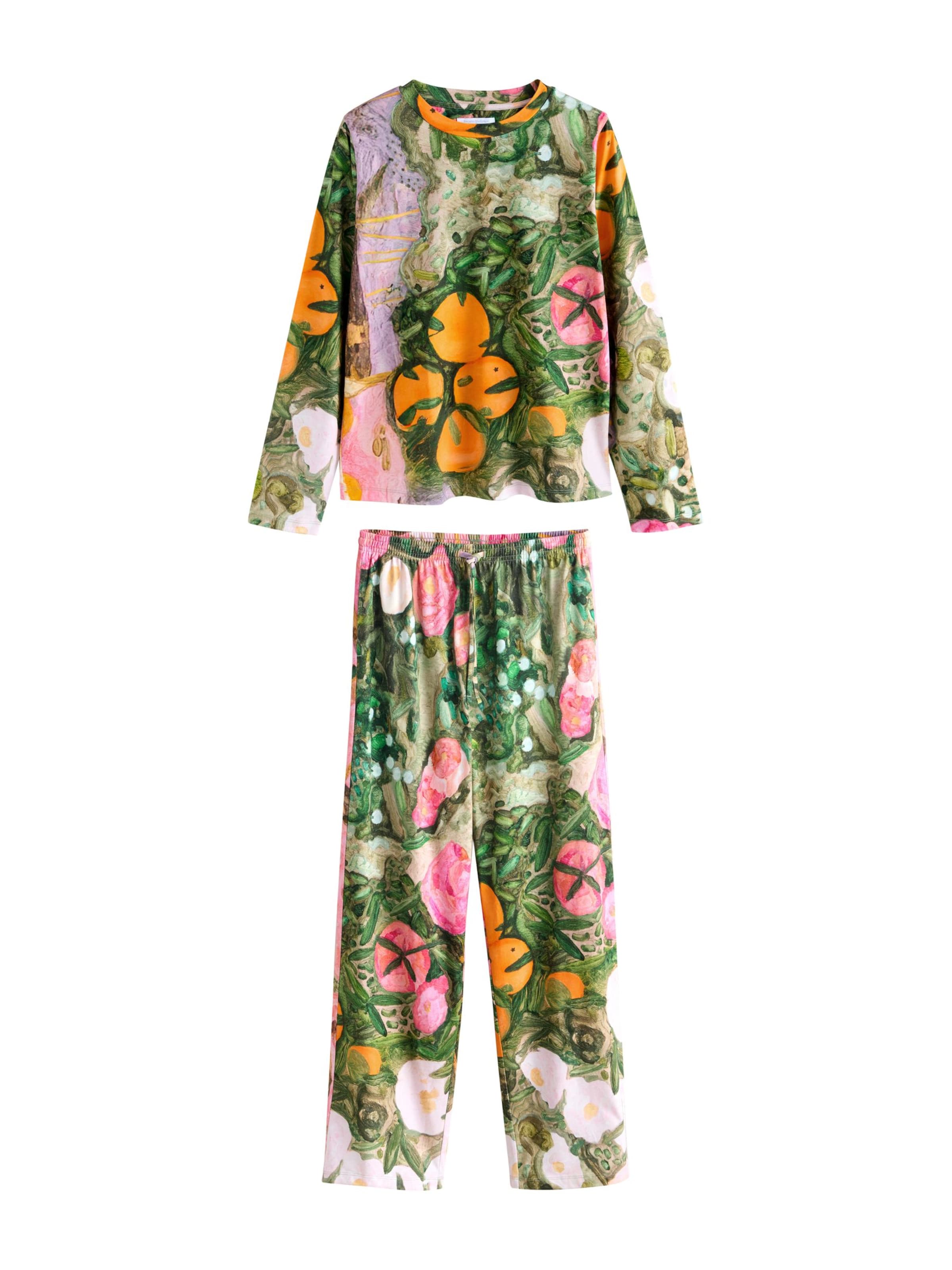 Pijama de la Next pe verde: față