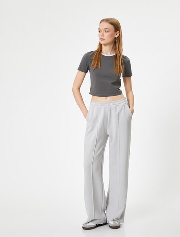 Koton T-Shirt in Grau