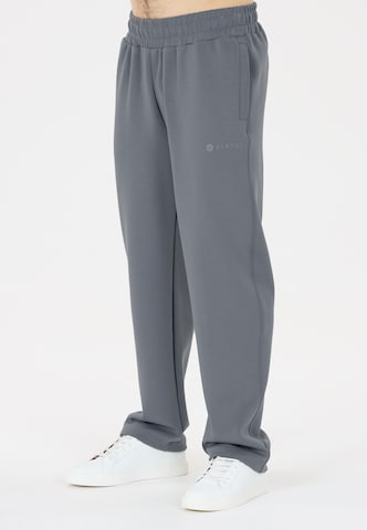Virtus Loosefit Trainingshose 'Matty' in Grau: Vorderseite