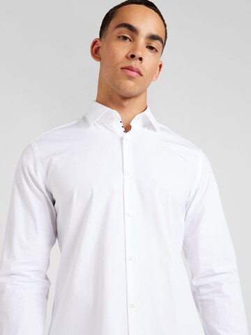 Coupe slim Chemise 'Koey' HUGO en blanc