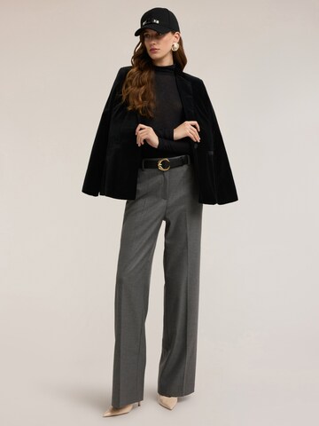 MOTIVI - regular Pantalón en gris