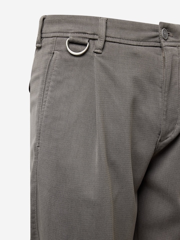 regular Pantaloni con pieghe 'DEVYN' di DRYKORN in grigio