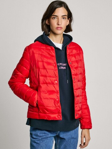 Pepe Jeans Tussenjas 'Jane' in Rood: voorkant