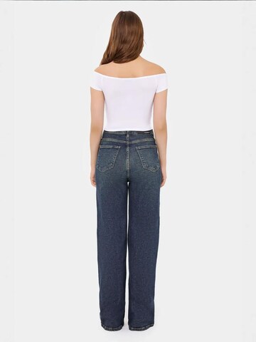 Top di Hiccup in bianco