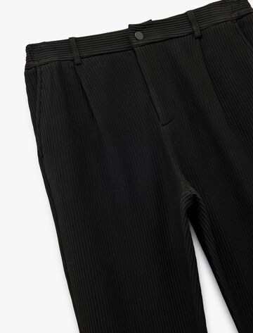 Koton Flared Hose in Schwarz