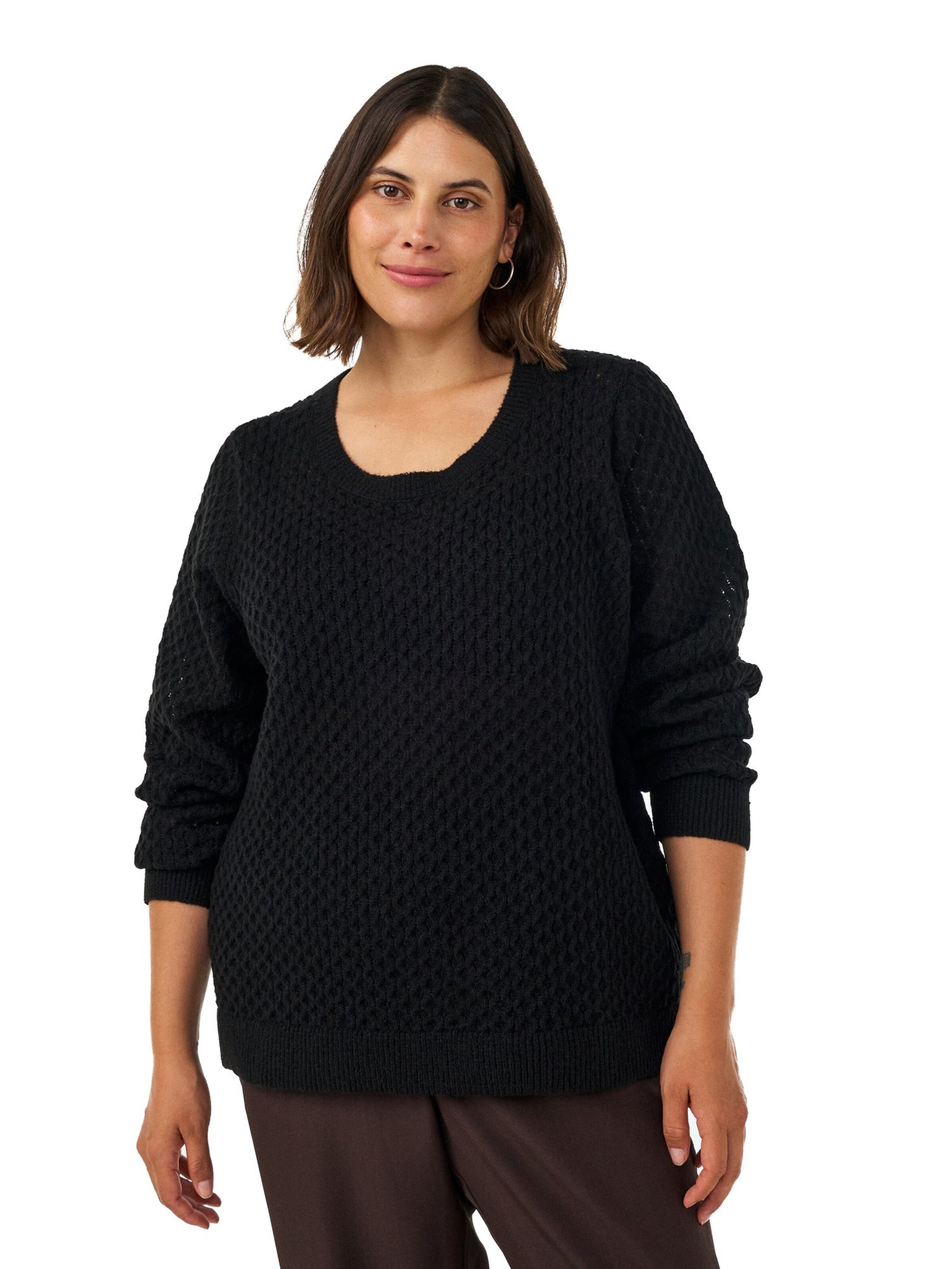 Pullover 'FLaya' di Zizzi in nero: frontale