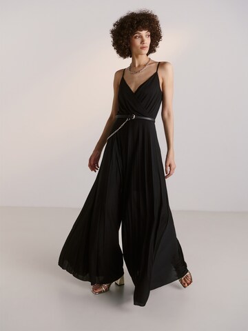 Guido Maria Kretschmer Women Jumpsuit 'Susan' in Zwart: voorkant