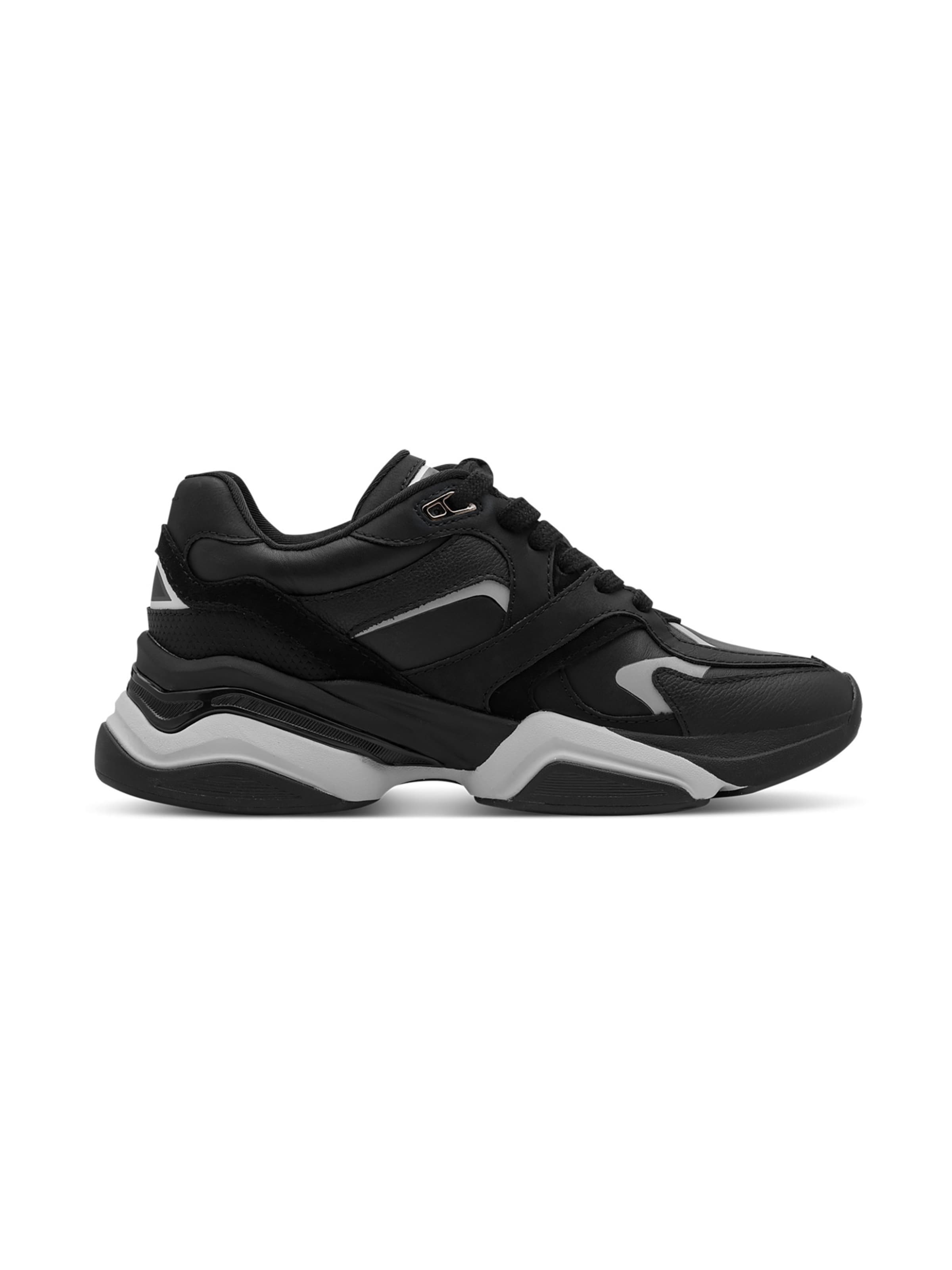 Baskets basses Tamaris en noir