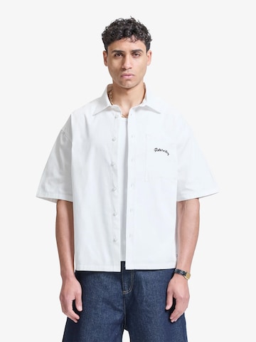 Fit confort Chemise Reternity en blanc : devant