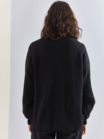 Bianco Lucci Sweater in Black