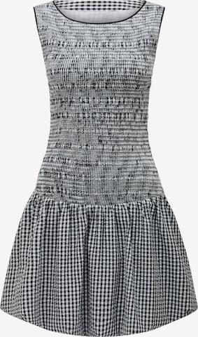 Rochie de la Forever New pe negru: față